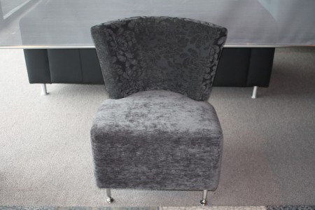Grijs bloem € 625,-